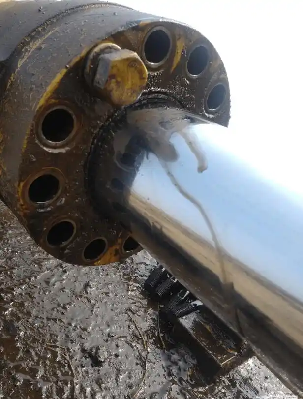 Wat zijn de gemeenschappelijke oorzaken van olielekkage bij hydraulische cilinders？